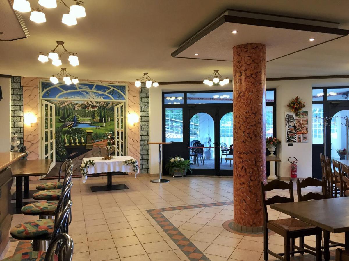 Hotel Ristorante Scoiattolo Sporminore Экстерьер фото